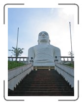 UM-ringreis1091t * Buddha temple in Kandy * 1704 x 2272 * (720KB)