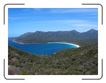 tasmaania18 * View to Wineglass Bay at Freycinet Nat Park * 2272 x 1704 * (1.15MB)